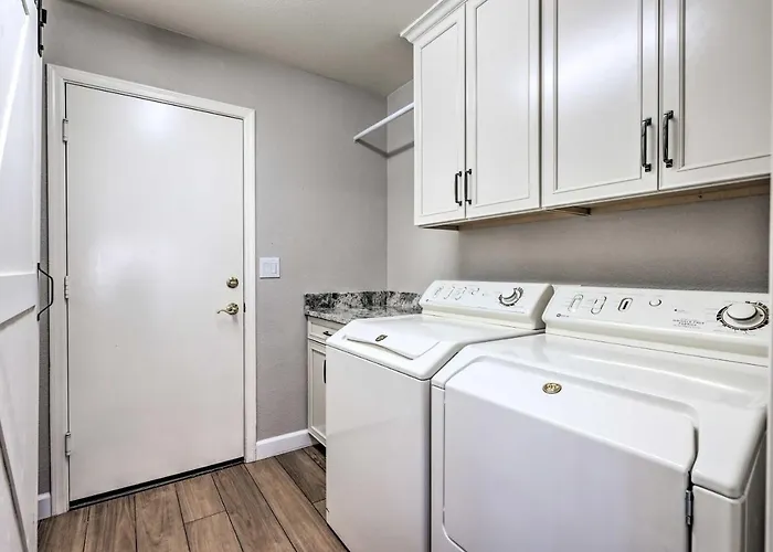 55+ Casa W/ Fenced Yard & Pool Access Holiday home